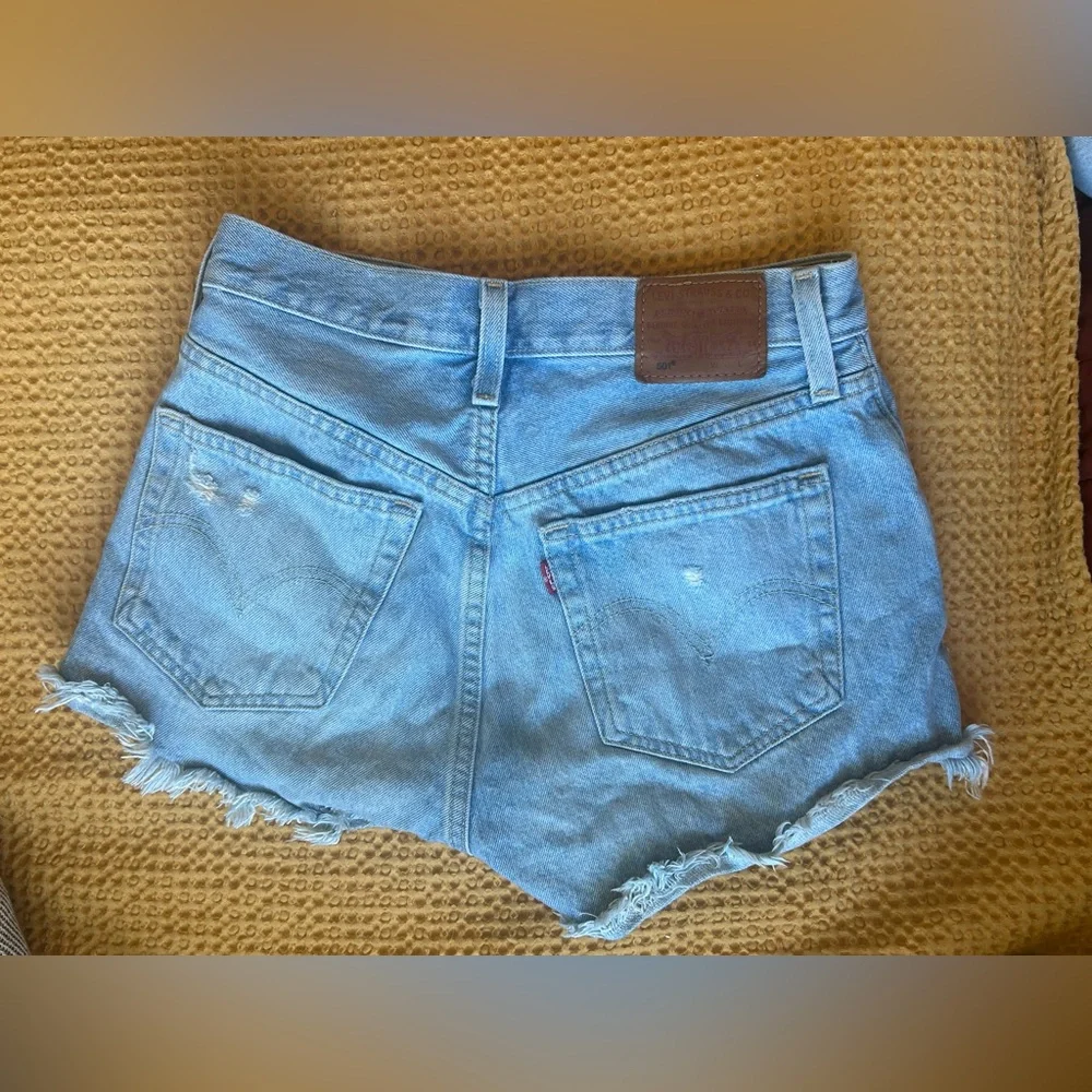 Premium Levi 501 Shorts - Picture 2 of 6